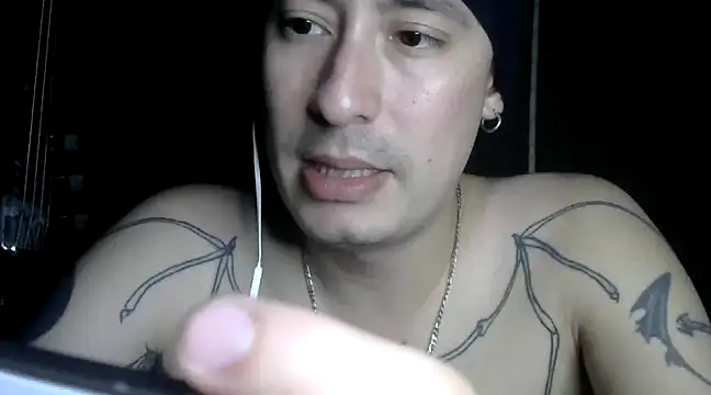 Snapshot of vampireathome chatting on 02-21-25, 04:51 vampireathome online show from 02-21-25, 04:51