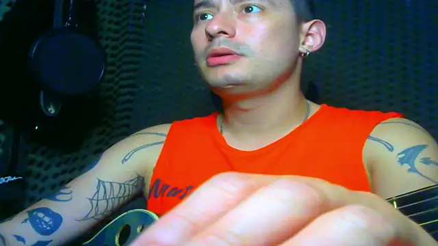 Snapshot of vampireathome chatting on 03-18-25, 03:31 vampireathome online show from 03-18-25, 03:31