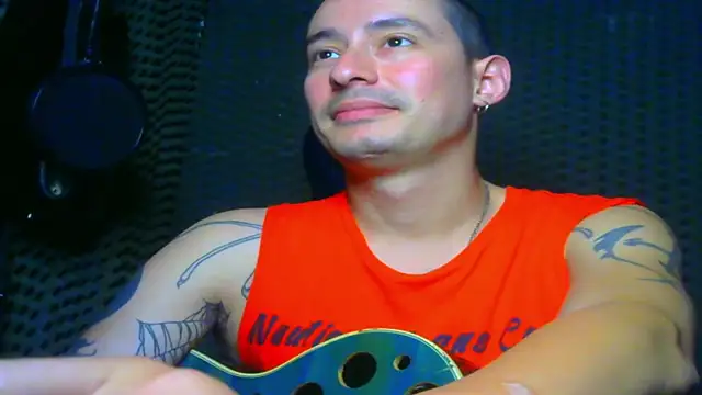 Snapshot of vampireathome chatting on 03-18-25, 06:36 vampireathome online show from 03-18-25, 06:36