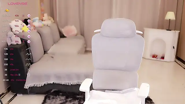 Moonccoi online show from 02-18-25, 09:20