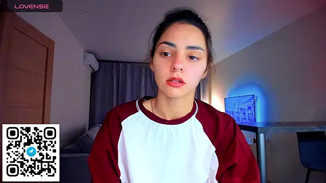 EmiliaZen online show from 09-26-25, 03:38