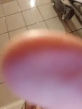 NoLubricantNeeded online show from 12-20-25, 07:32