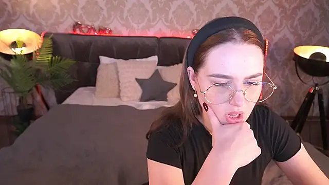 Snapshot of DivineJass chatting on 02-27-25, 12:21 DivineJass online show from 02-27-25, 12:21