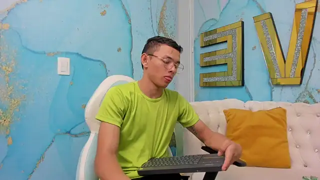 Andy dior18 online show from 02-08-25, 01:00