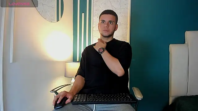 Sebastian Phoenix online show from 02-10-25, 11:57