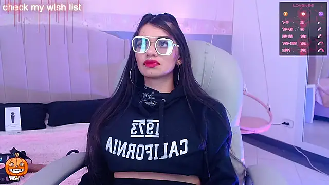 Snapshot of Emerald_gh chatting on 10-08-25, 11:57 Emerald gh online show from 10-08-25, 11:57