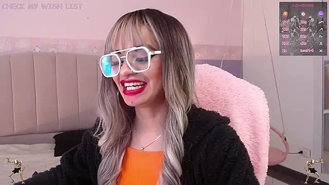 Snapshot of Emerald_gh chatting on 10-20-25, 03:40 Emerald gh online show from 10-20-25, 03:40