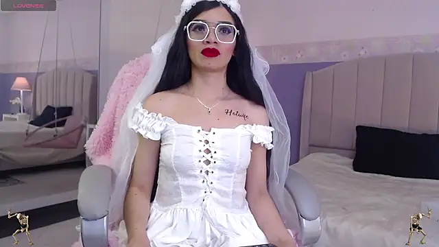 Snapshot of Emerald_gh chatting on 10-21-25, 08:42 Emerald gh online show from 10-21-25, 08:42