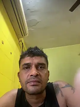 Snapshot of crazyfreaking chatting on 02-12-25, 11:51 crazyfreaking online show from 02-12-25, 11:51