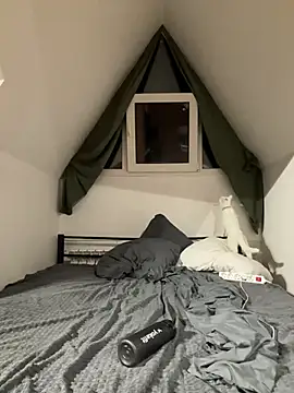 Snapshot of Julian_wins chatting on 03-22-25, 07:42 Julian wins online show from 03-22-25, 07:42