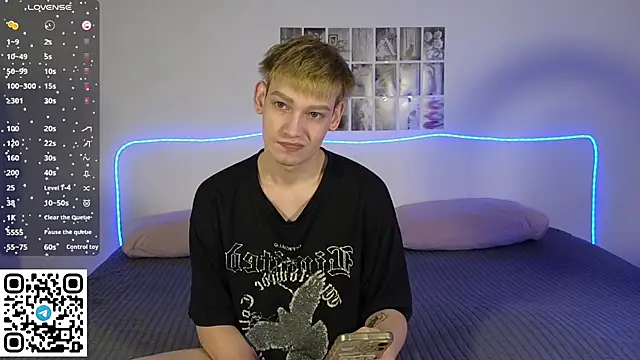 Julian wins online show from 02-20-26, 01:57