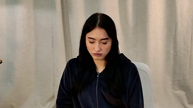 LynnaHandley online show from 02-07-25, 09:47