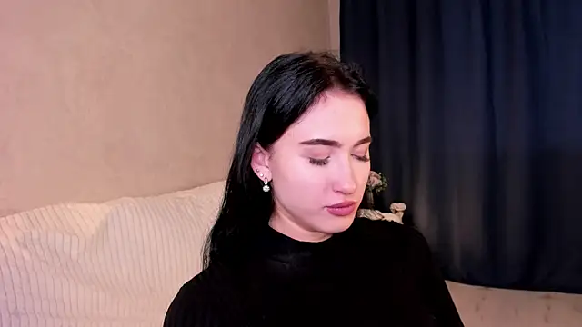 LynnaHandley online show from 02-11-25, 06:08