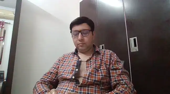 innocentboy1987 online show from 03-17-25, 04:40