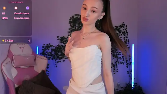 miiss  lulu online show from 03-04-25, 01:12