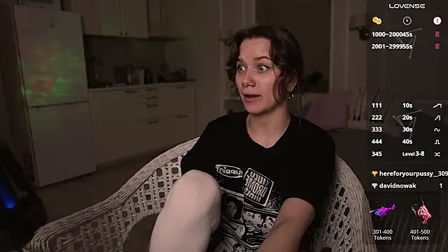 Snapshot of alexa_feels_ chatting on 02-14-25, 08:59 alexa feels online show from 02-14-25, 08:59