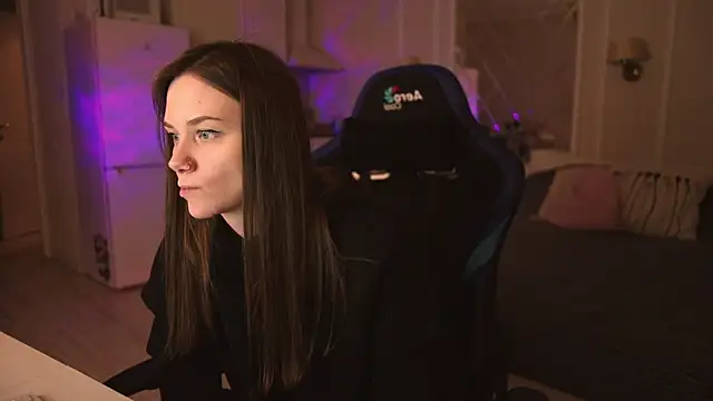 Snapshot of alexa_feels_ chatting on 03-02-25, 10:38 alexa feels online show from 03-02-25, 10:38