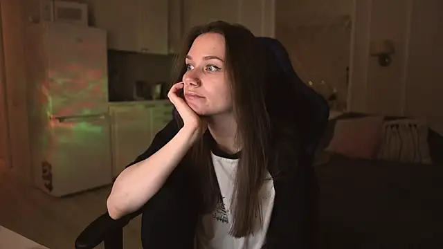 Snapshot of alexa_feels_ chatting on 03-14-25, 01:05 alexa feels online show from 03-14-25, 01:05