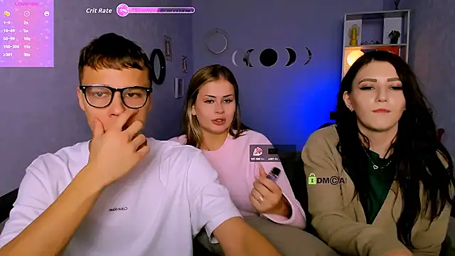 Snapshot of catherine_kitty chatting on 10-12-25, 07:13 catherine kitty online show from 10-12-25, 07:13