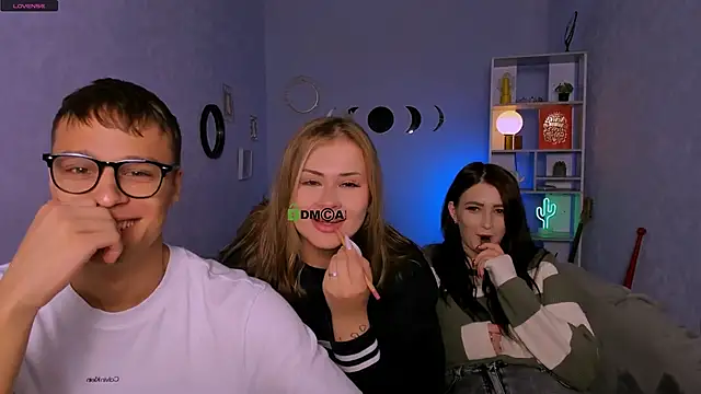 Snapshot of catherine_kitty chatting on 10-13-25, 07:03 catherine kitty online show from 10-13-25, 07:03