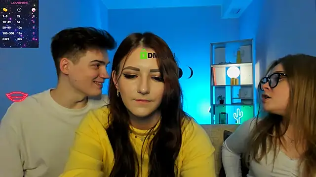 Snapshot of catherine_kitty chatting on 11-10-25, 08:30 catherine kitty online show from 11-10-25, 08:30