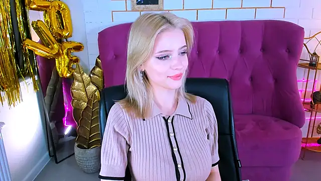 LeonaStane online show from 10-23-25, 05:01