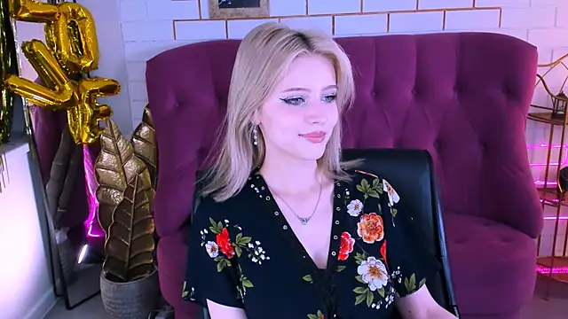 LeonaStane online show from 10-30-25, 05:02