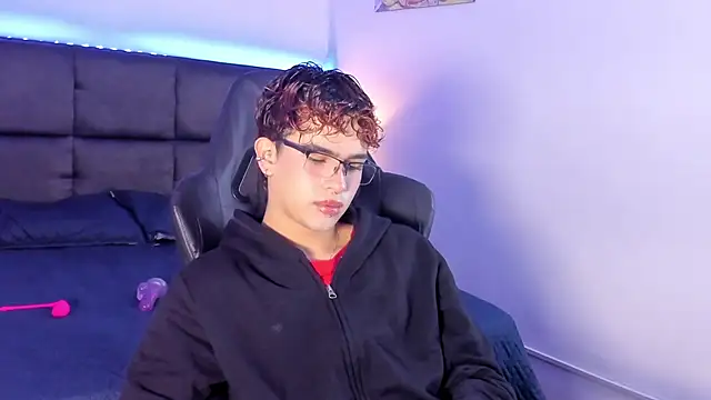 Aiiden 15 online show from 10-17-25, 12:08