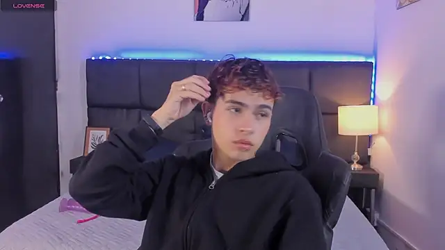 Aiiden 15 online show from 10-23-25, 12:04