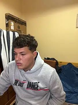 Snapshot of kjccuboy2000 chatting on 02-06-25, 10:32 kjccuboy2000 online show from 02-06-25, 10:32