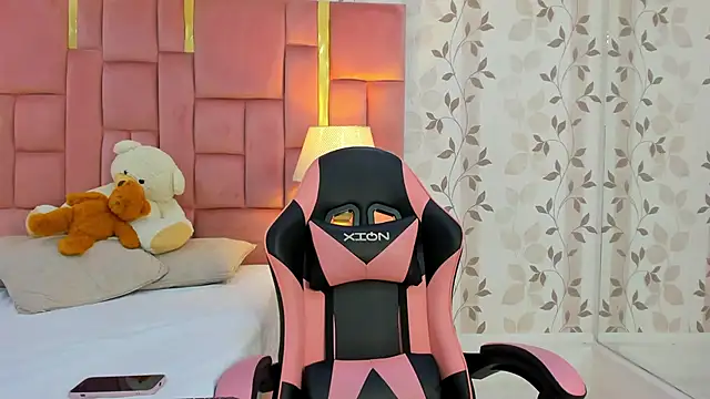 ArianaFranco online show from 10-16-25, 12:39