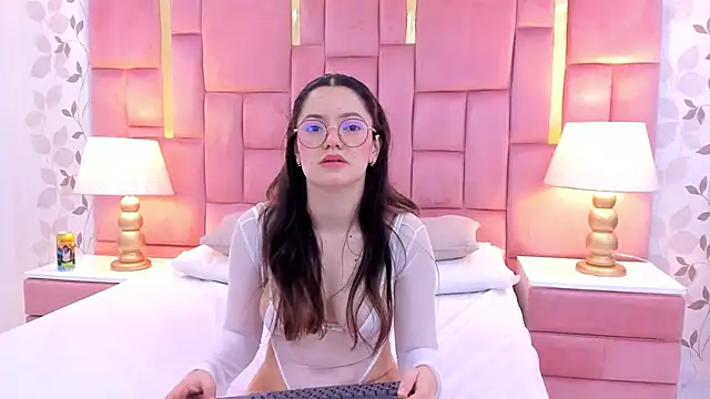 ArianaFranco online show from 11-19-25, 04:40