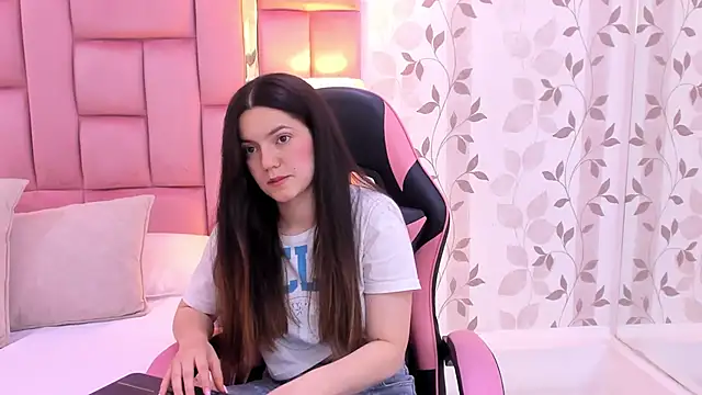 Snapshot of ArianaFranco chatting on 12-13-25, 09:53 ArianaFranco online show from 12-13-25, 09:53