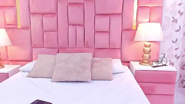 Snapshot of ArianaFranco chatting on 01-19-26, 01:59 ArianaFranco online show from 01-19-26, 01:59