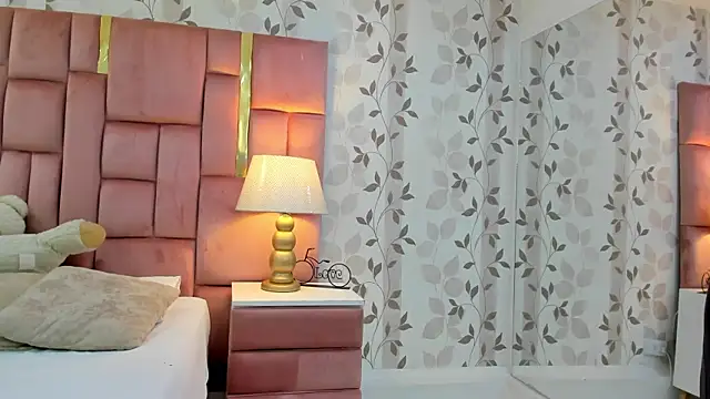 Snapshot of ArianaFranco chatting on 02-24-26, 12:36 ArianaFranco online show from 02-24-26, 12:36