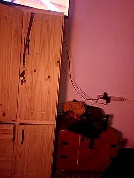 Ezella1 online show from 11-30-25, 01:09