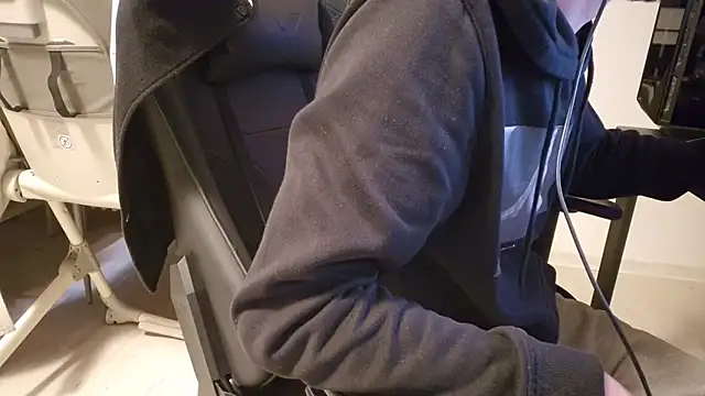 ademandjulia online show from 10-10-25, 06:40