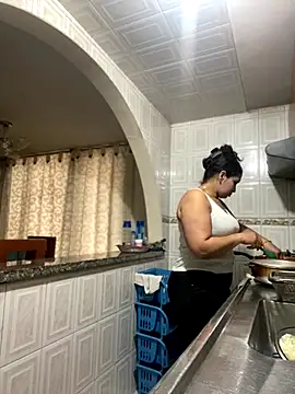 Carola-Ross online show from 11-18-25, 05:39