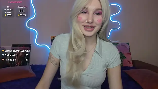 Snapshot of EvelinaLuu chatting on 02-28-25, 07:37 EvelinaLuu online show from 02-28-25, 07:37