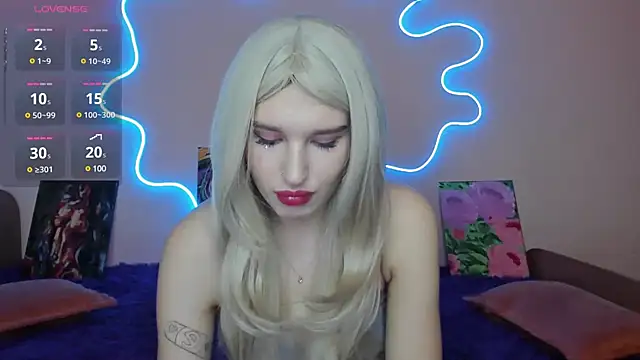 Snapshot of EvelinaLuu chatting on 03-04-25, 01:12 EvelinaLuu online show from 03-04-25, 01:12