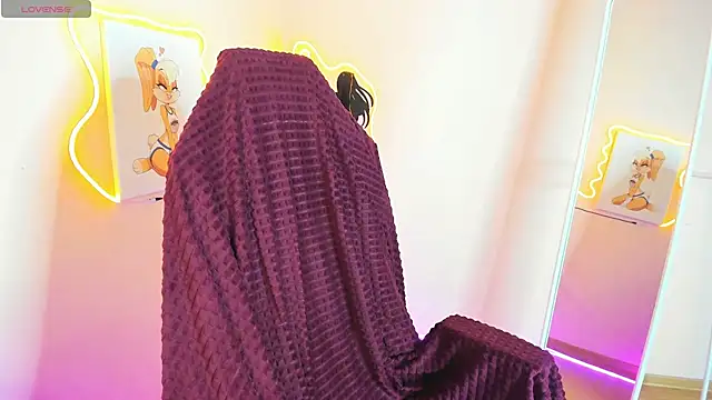 EvelinaLuu online show from 12-17-25, 02:06