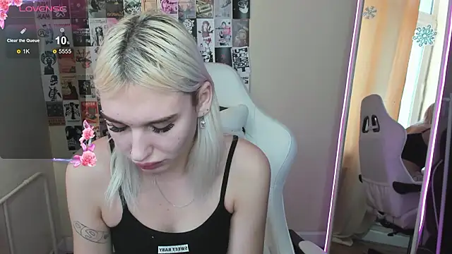 EvelinaLuu online show from 01-17-26, 03:55