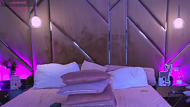 Lellie   online show from 01-10-26, 07:37