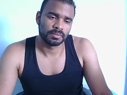 Snapshot of YOX22 chatting on 11-28-25, 01:58 YOX22 online show from 11-28-25, 01:58