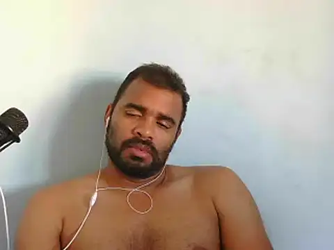 Snapshot of YOX22 chatting on 12-02-25, 10:27 YOX22 online show from 12-02-25, 10:27