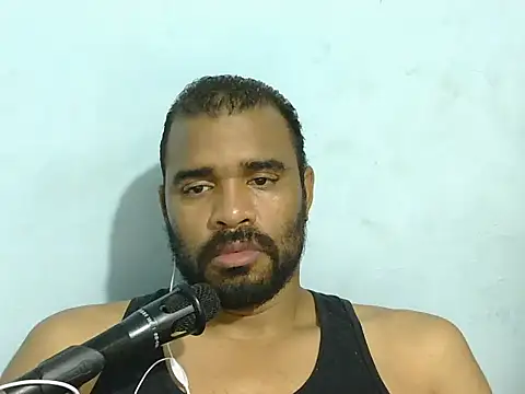 Snapshot of YOX22 chatting on 12-04-25, 05:28 YOX22 online show from 12-04-25, 05:28