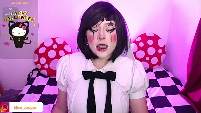 Snapshot of Elice_cooper_ chatting on 10-31-25, 04:46 Elice cooper online show from 10-31-25, 04:46