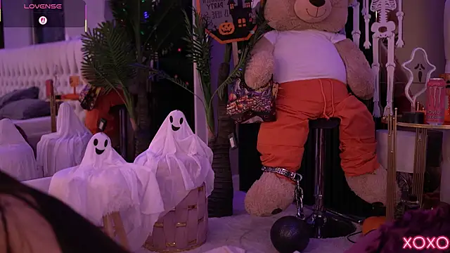 SashaFerrera online show from 10-31-25, 07:48