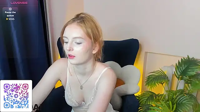 Snapshot of Snega_Ginder chatting on 11-07-25, 03:06 Snega Ginder online show from 11-07-25, 03:06