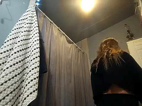 ShysluutGia online show from 12-23-25, 06:11